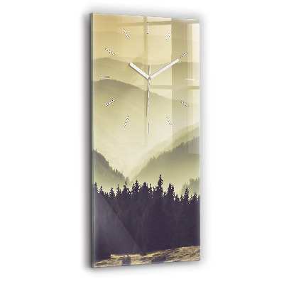 Horloge rectangulaire verticale Pente de montagne brumeuse