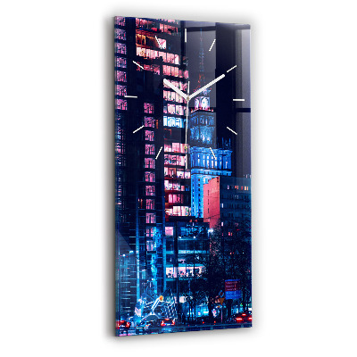 Horloge rectangulaire verticale Varsovie la nuit
