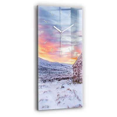 Horloge rectangulaire verticale Chalet dans les montagnes