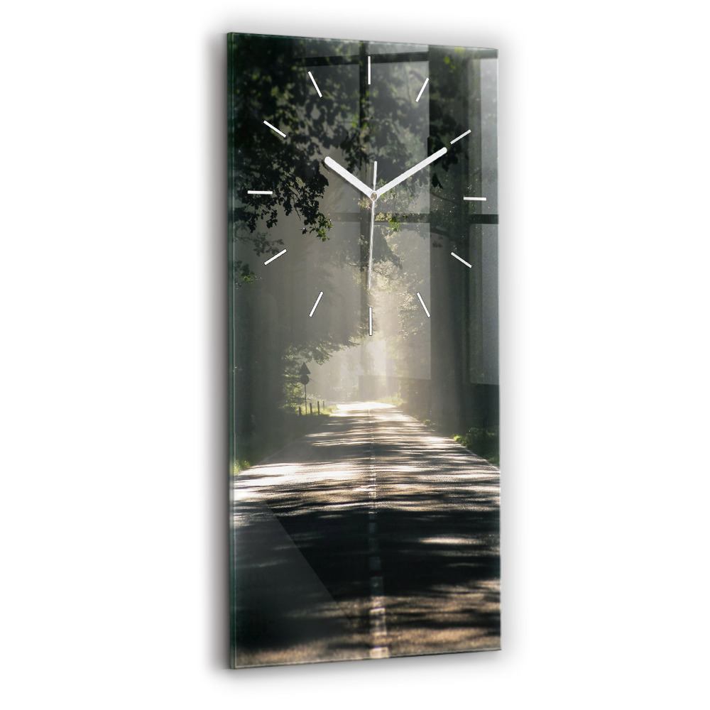 Horloge verticale en verre Route forestière et traînées de soleil
