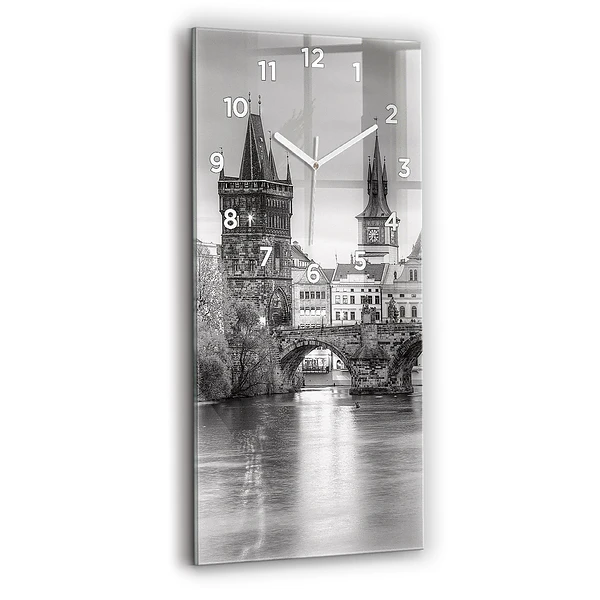 Horloge verticale en verre Pont Charles à Prague