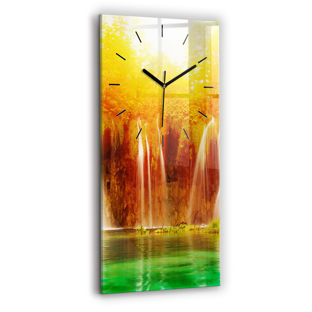 Horloge verticale en verre Vue d'une cascade