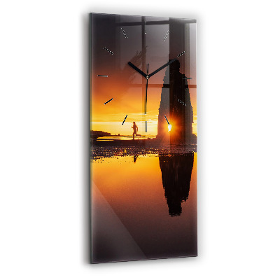 Horloge rectangulaire verticale Coureur et coucher de soleil
