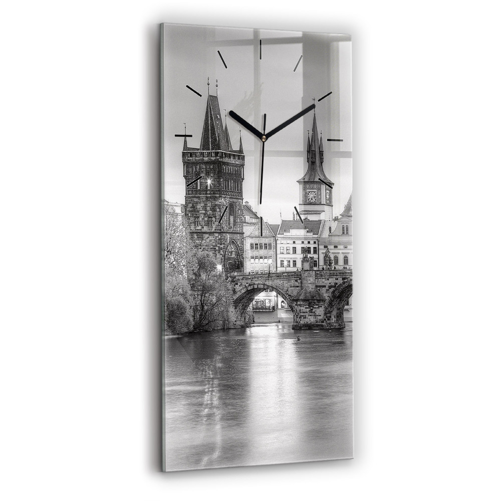 Horloge verticale en verre Pont Charles à Prague
