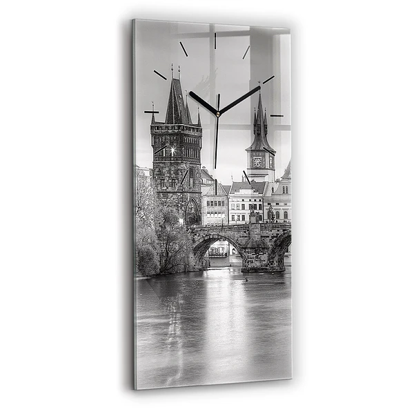 Horloge verticale en verre Pont Charles à Prague
