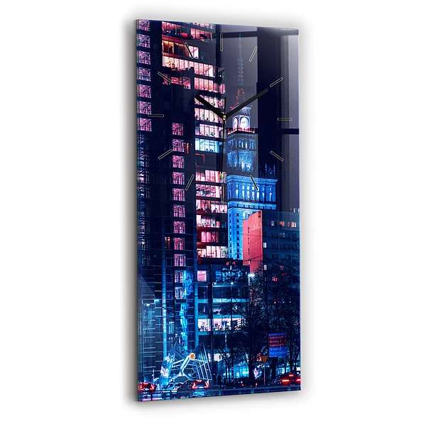 Horloge rectangulaire verticale Varsovie la nuit