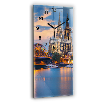 Horloge rectangulaire verticale Vue de l'hôtel de ville