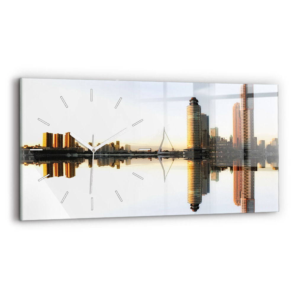 Horloge horizontale en verre Ville au bord de la rivière