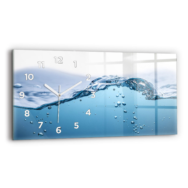 Horloge rectangulaire horizontale Gros plan sur l'eau