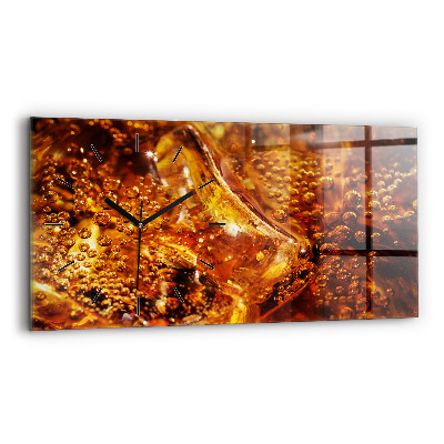 Horloge rectangulaire horizontale Gros plan sur une boisson