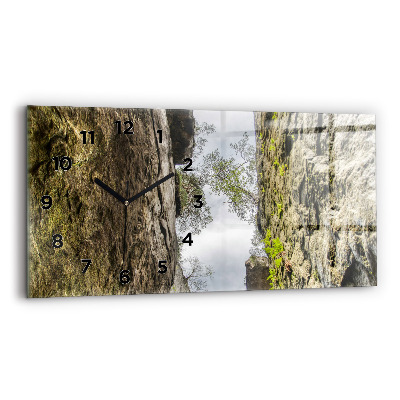 Horloge horizontale en verre Cité du rock en République tchèque