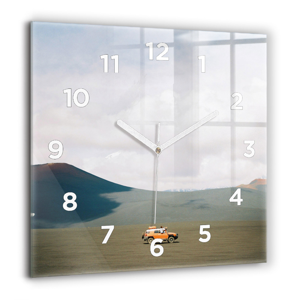 Pendule carrée en verre 60x60 cm Véhicule dans le désert du Kamchatka