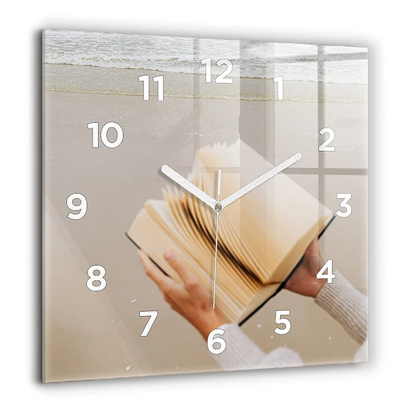 Horloge carrée en verre 60x60 cm Un moment avec un livre