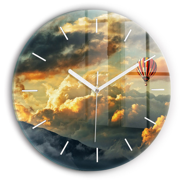 Horloge ronde en verre Vol en ballon dans les nuages