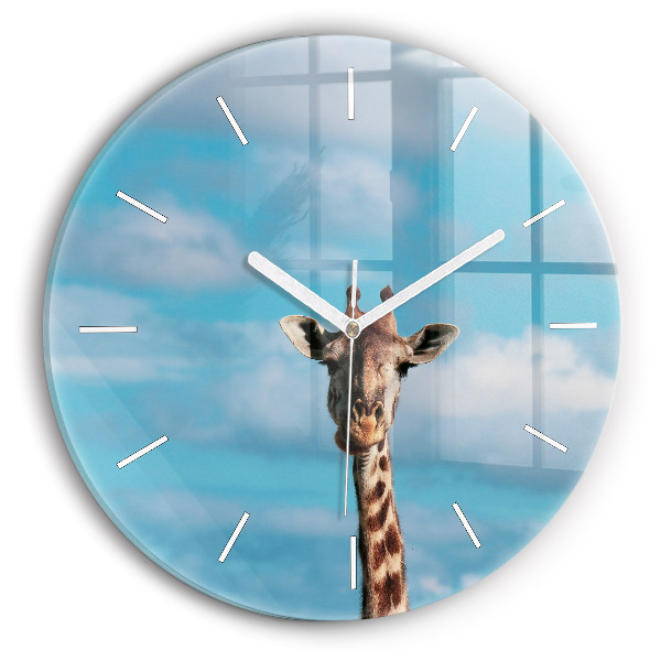 Horloge ronde murale Tête de girafe sur fond de ciel