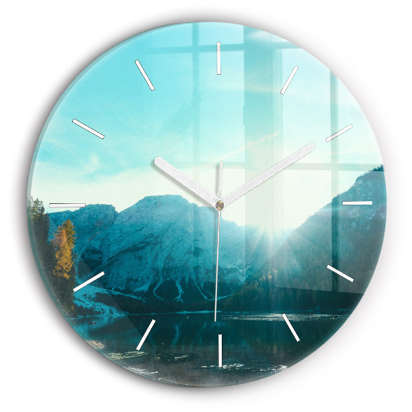 Horloge ronde Montagne et rivière en Pologne