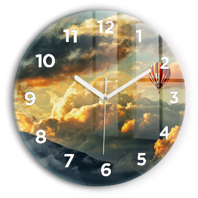 Horloge ronde en verre Vol en ballon dans les nuages
