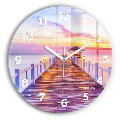 Horloge ronde en verre Pont dans le port le soir