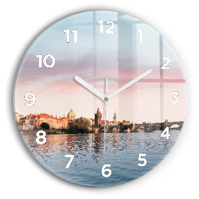 Horloge ronde en verre Pont Charles à Prague