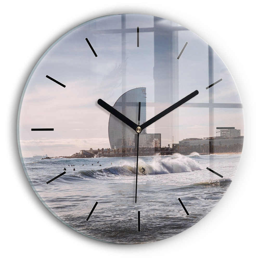 Surfeur de Barcelone Horloge ronde en verre