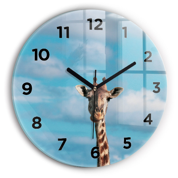 Horloge ronde murale Tête de girafe sur fond de ciel