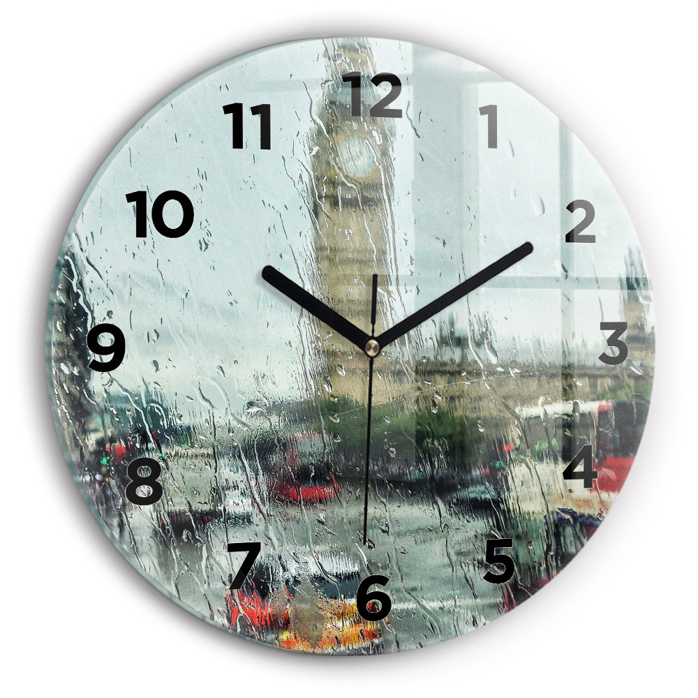 Horloge ronde Londres sous la pluie