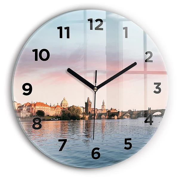 Horloge ronde en verre Pont Charles à Prague