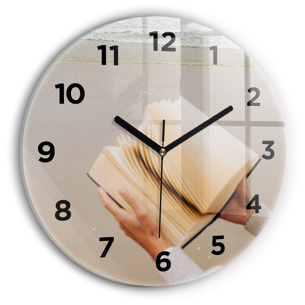 Horloge ronde murale Un moment avec un livre