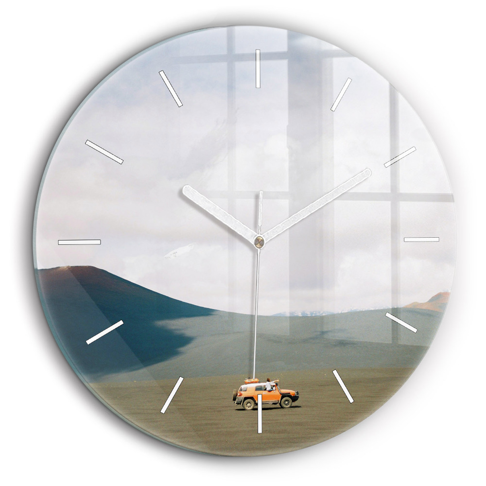 Pendule murale ronde 60 cm Véhicule dans le désert du Kamchatka