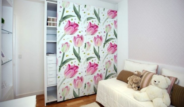 Comment transformer un vieux meuble avec une peinture murale ? Idées et inspiration